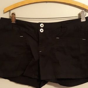 Express Woman's Black Shorts  Size 6  100 % Cotton
